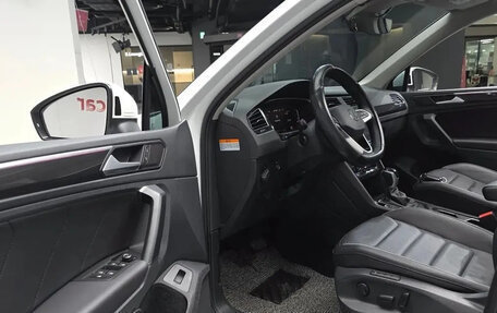 Volkswagen Tiguan II, 2022 год, 3 765 000 рублей, 9 фотография