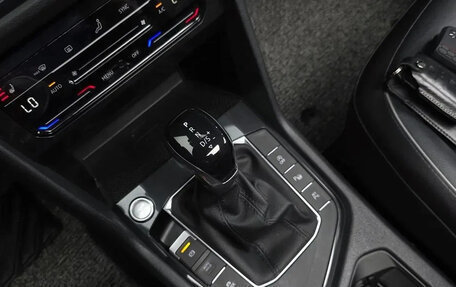 Volkswagen Tiguan II, 2022 год, 3 765 000 рублей, 13 фотография