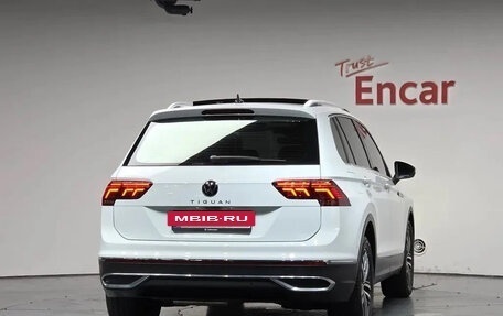 Volkswagen Tiguan II, 2022 год, 3 765 000 рублей, 4 фотография