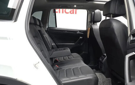 Volkswagen Tiguan II, 2022 год, 3 765 000 рублей, 14 фотография