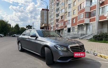 Mercedes-Benz E-Класс, 2019 год, 3 600 000 рублей, 15 фотография