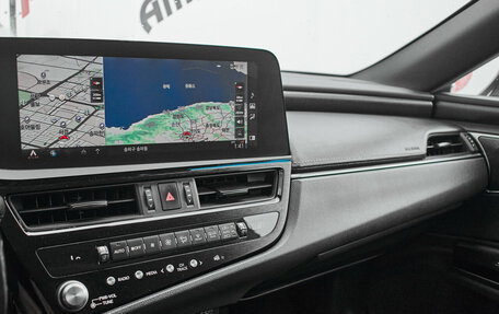 Lexus ES VII, 2021 год, 3 790 000 рублей, 20 фотография