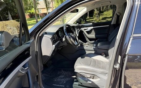 Volkswagen Touareg III, 2019 год, 3 750 000 рублей, 5 фотография