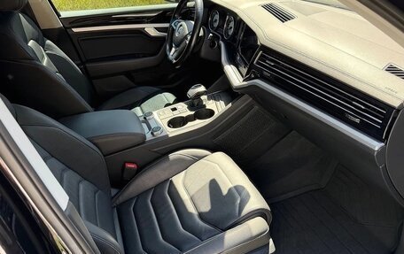 Volkswagen Touareg III, 2019 год, 3 750 000 рублей, 8 фотография