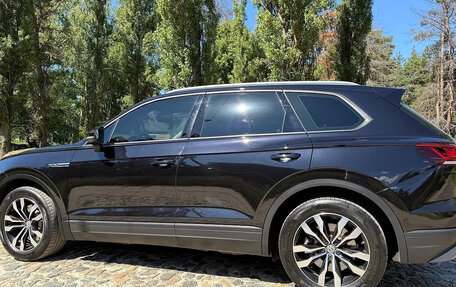 Volkswagen Touareg III, 2019 год, 3 750 000 рублей, 4 фотография