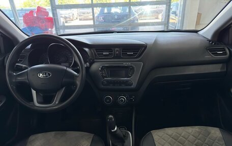 KIA Rio III рестайлинг, 2013 год, 989 900 рублей, 10 фотография