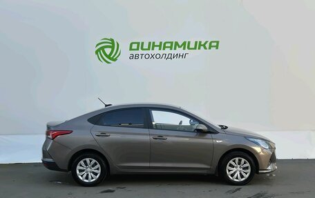 Hyundai Solaris II рестайлинг, 2022 год, 1 685 000 рублей, 4 фотография