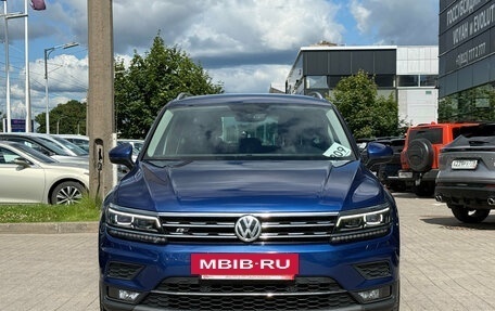 Volkswagen Tiguan II, 2018 год, 1 899 000 рублей, 2 фотография