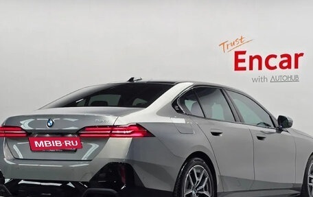 BMW 5 серия, 2025 год, 5 540 000 рублей, 2 фотография