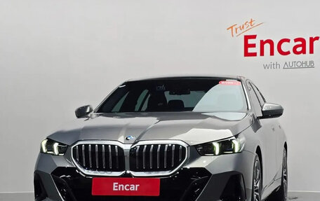 BMW 5 серия, 2025 год, 5 540 000 рублей, 3 фотография