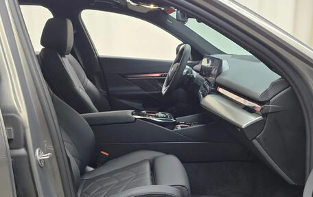 BMW 5 серия, 2025 год, 5 540 000 рублей, 12 фотография