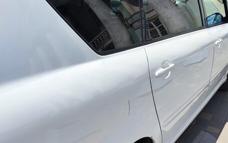 Toyota Ipsum II, 2004 год, 1 050 000 рублей, 20 фотография