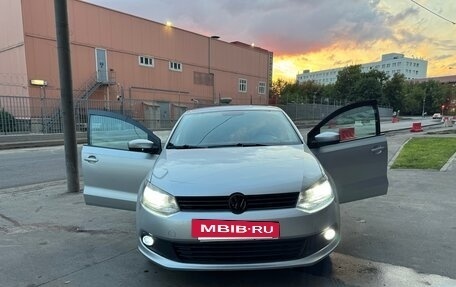 Volkswagen Polo VI (EU Market), 2015 год, 1 050 000 рублей, 3 фотография