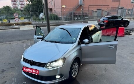 Volkswagen Polo VI (EU Market), 2015 год, 1 050 000 рублей, 5 фотография