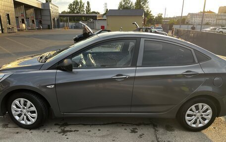 Hyundai Solaris II рестайлинг, 2014 год, 550 000 рублей, 2 фотография