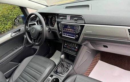 Volkswagen Touran III, 2022 год, 1 870 000 рублей, 19 фотография