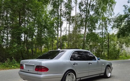 Mercedes-Benz E-Класс, 1997 год, 950 000 рублей, 5 фотография