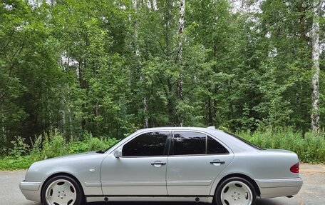 Mercedes-Benz E-Класс, 1997 год, 950 000 рублей, 8 фотография