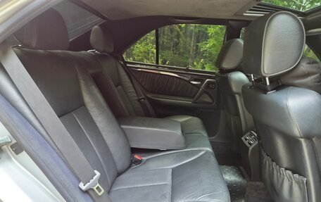 Mercedes-Benz E-Класс, 1997 год, 950 000 рублей, 25 фотография