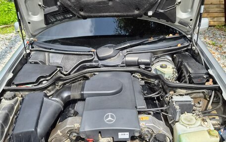 Mercedes-Benz E-Класс, 1997 год, 950 000 рублей, 39 фотография