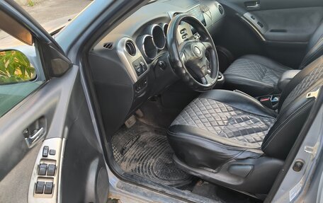 Toyota Matrix, 2003 год, 550 000 рублей, 10 фотография