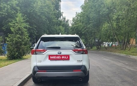 Toyota RAV4, 2020 год, 4 500 000 рублей, 4 фотография