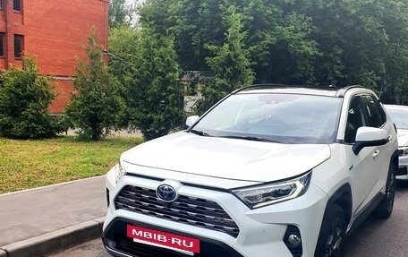 Toyota RAV4, 2020 год, 4 500 000 рублей, 8 фотография