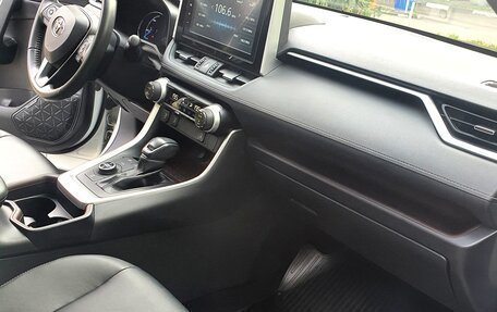 Toyota RAV4, 2020 год, 4 500 000 рублей, 31 фотография