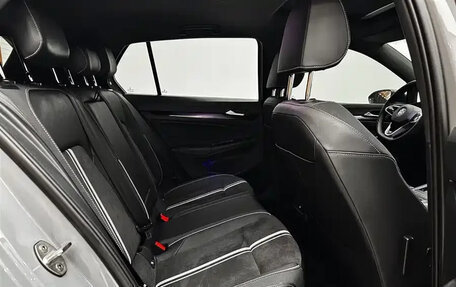 Volkswagen Golf VIII, 2022 год, 2 050 000 рублей, 21 фотография