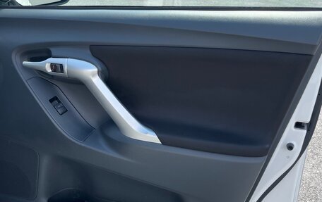 Toyota Verso I, 2011 год, 1 050 000 рублей, 13 фотография