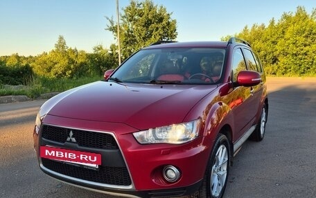 Mitsubishi Outlander III рестайлинг 3, 2012 год, 1 050 000 рублей, 10 фотография