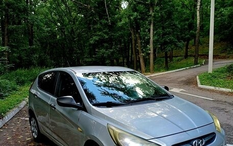 Hyundai Solaris II рестайлинг, 2011 год, 490 000 рублей, 2 фотография
