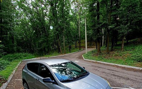 Hyundai Solaris II рестайлинг, 2011 год, 490 000 рублей, 4 фотография