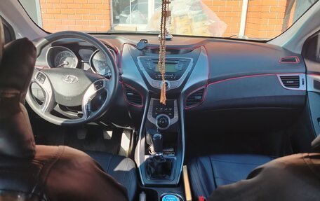 Hyundai Elantra V, 2013 год, 850 000 рублей, 3 фотография