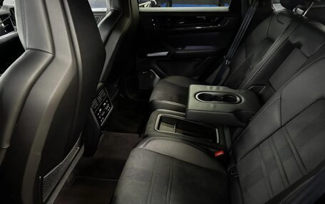 Porsche Cayenne III, 2023 год, 25 999 000 рублей, 33 фотография