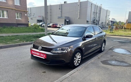 Volkswagen Jetta VI, 2012 год, 900 000 рублей, 4 фотография