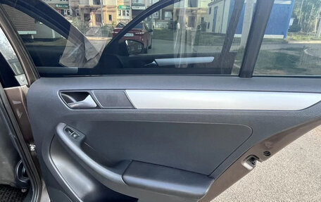 Volkswagen Jetta VI, 2012 год, 900 000 рублей, 8 фотография