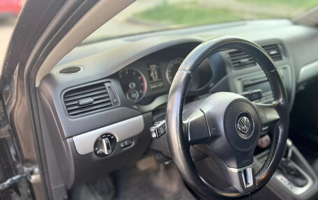 Volkswagen Jetta VI, 2012 год, 900 000 рублей, 7 фотография