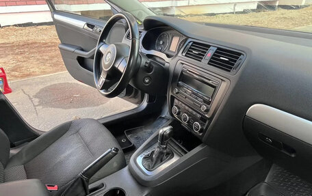 Volkswagen Jetta VI, 2012 год, 900 000 рублей, 12 фотография