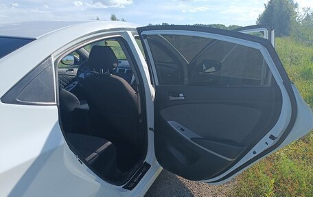 Hyundai Solaris II рестайлинг, 2014 год, 1 050 000 рублей, 5 фотография