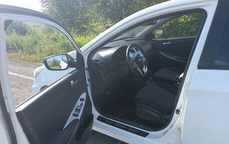 Hyundai Solaris II рестайлинг, 2014 год, 1 050 000 рублей, 10 фотография