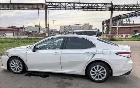 Toyota Camry, 2021 год, 2 385 000 рублей, 2 фотография