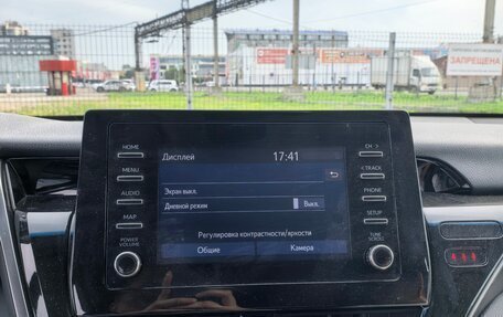 Toyota Camry, 2021 год, 2 385 000 рублей, 8 фотография