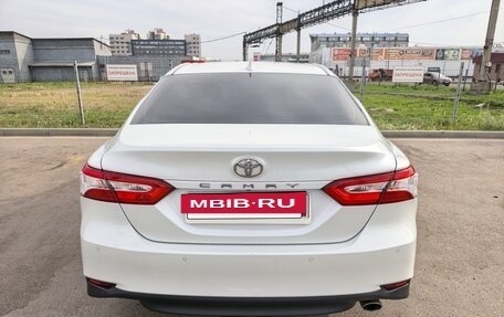 Toyota Camry, 2021 год, 2 385 000 рублей, 4 фотография