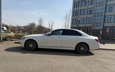 Mercedes-Benz E-Класс, 2017 год, 3 000 000 рублей, 8 фотография