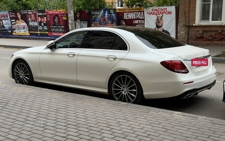 Mercedes-Benz E-Класс, 2017 год, 3 000 000 рублей, 11 фотография