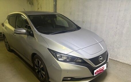 Nissan Leaf II, 2019 год, 2 420 000 рублей, 4 фотография
