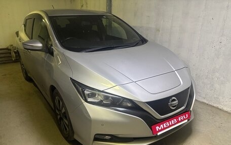 Nissan Leaf II, 2019 год, 2 420 000 рублей, 5 фотография
