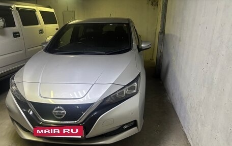 Nissan Leaf II, 2019 год, 2 420 000 рублей, 2 фотография