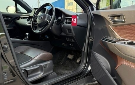 Toyota C-HR I рестайлинг, 2017 год, 1 900 000 рублей, 6 фотография